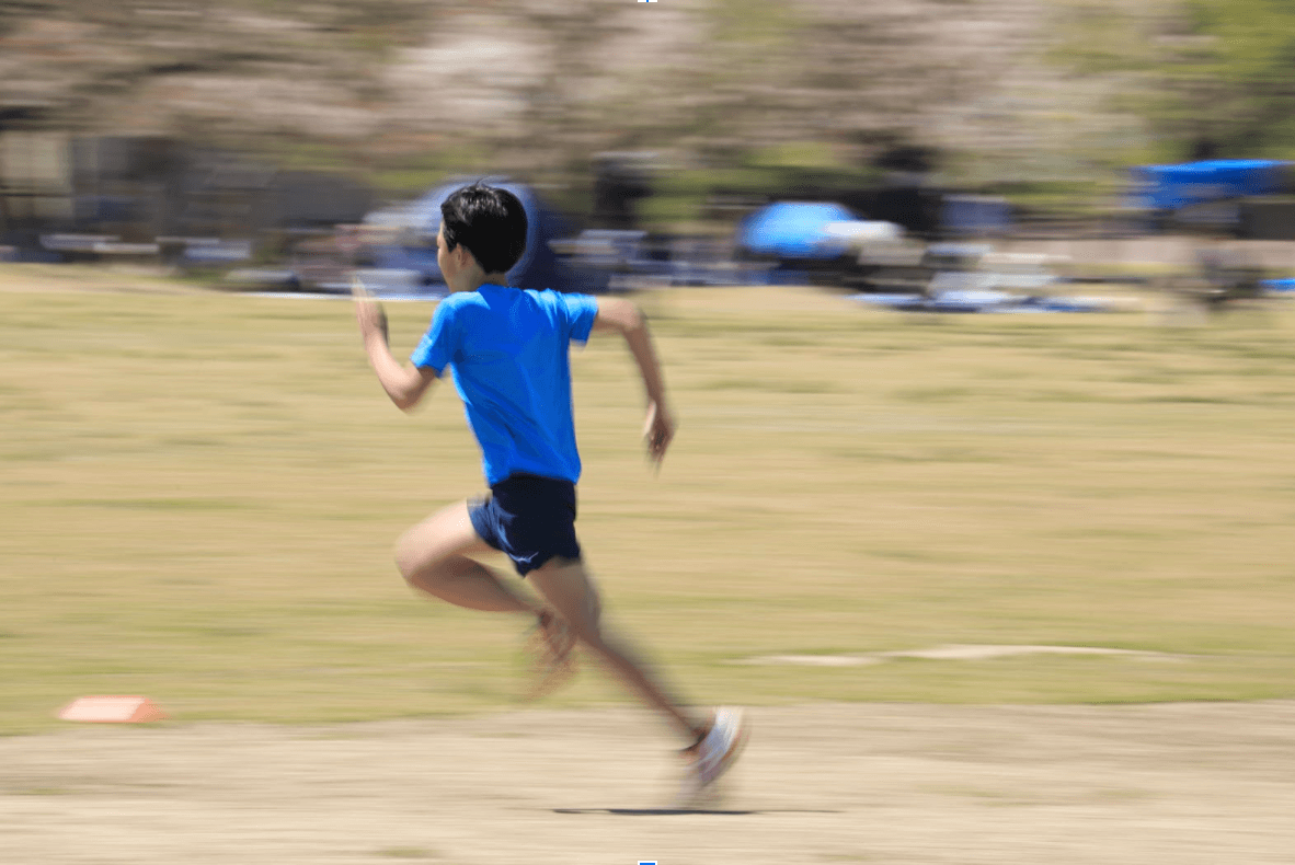 豊中市の自然豊かな服部緑地公園にてかけっこ 走り方 でプライベートレッスン 走り方 かけっこ教室 関西 大阪 神戸 京都 奈良 和歌山 トータルスポーツ